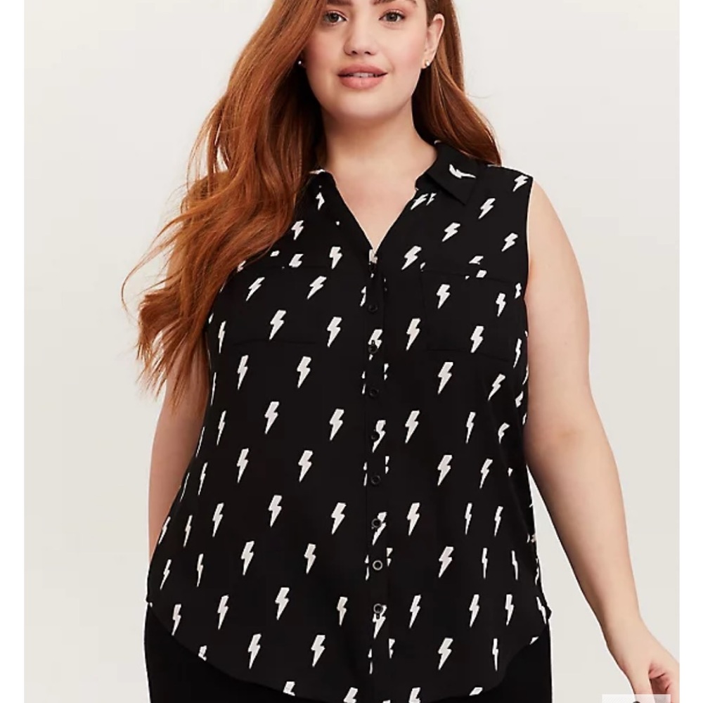 TORRID MADISON GEORGETTE BUTTON-UP SLEEVELESS SHIRT, size 00